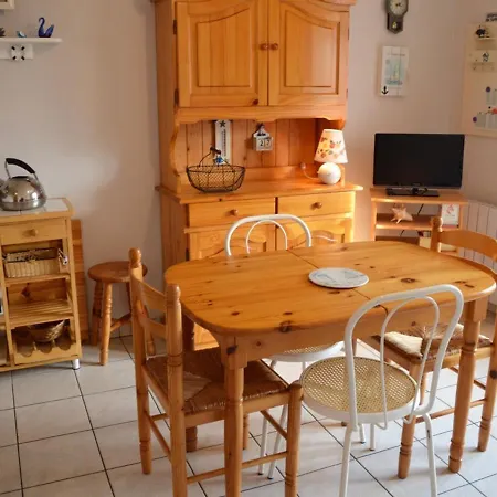 Rdc Avec Terrasse, A 200m De La Des Generelles, Parking Et Jardin Prive - Fr-1-22-229 La Tranche-sur-Mer
